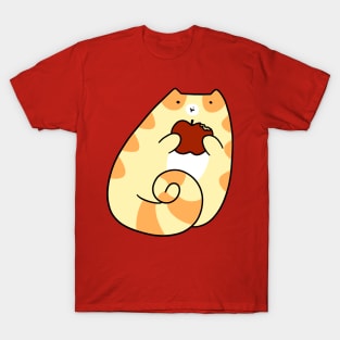 Tabby Cat Eating an Apple T-Shirt